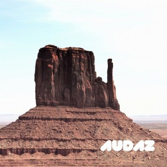 Alkalino & Epitacius – Heavy As Stone / Oya