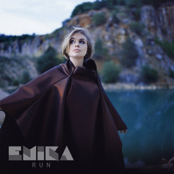 Emika – Run