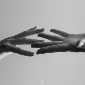 DreamAwaken & O.Chelly – Hollow Sun